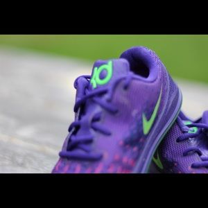 Toddler girls Nike sneakers